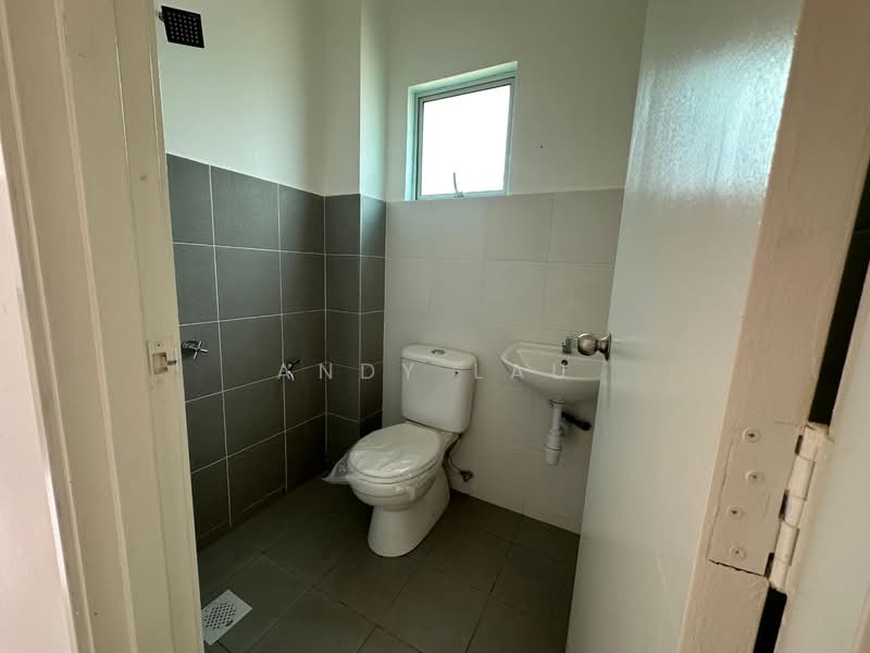 1-storey Terraced House for Sale in Seremban (Negeri Sembilan) - Andy Lau - Bathroom - PropertyGuru.com.my