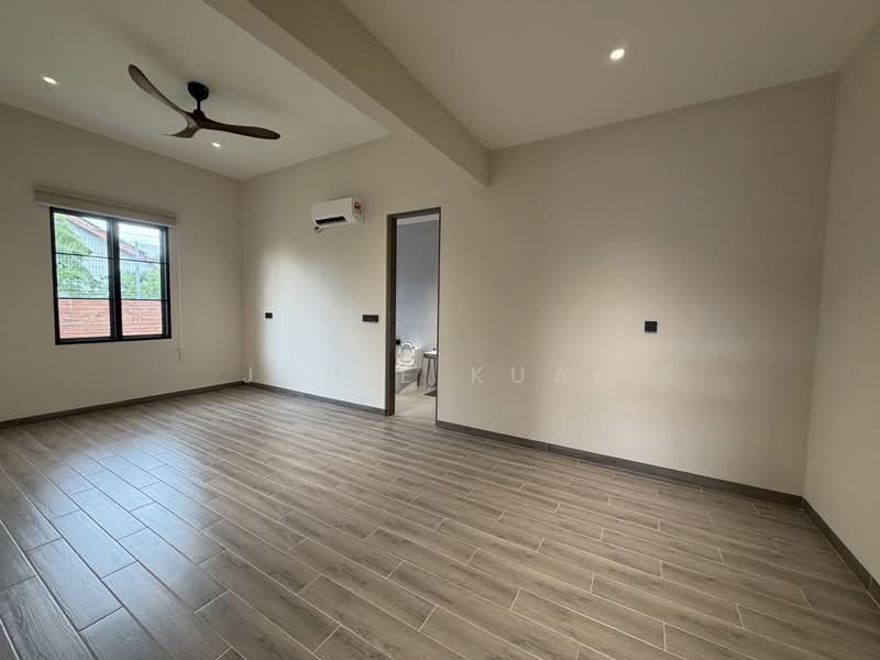 Semi-Detached House for Rent in Taman Canning (Ipoh) - Jodie Kuan - Bedroom 2 - PropertyGuru.com.my