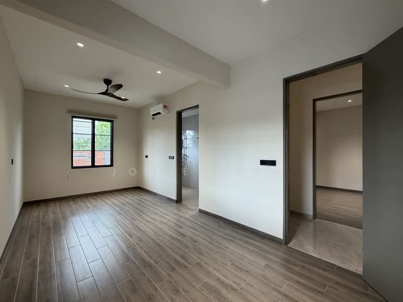 Semi-Detached House for Rent in Taman Canning (Ipoh) - Jodie Kuan - Mobility Accessible Room - PropertyGuru.com.my
