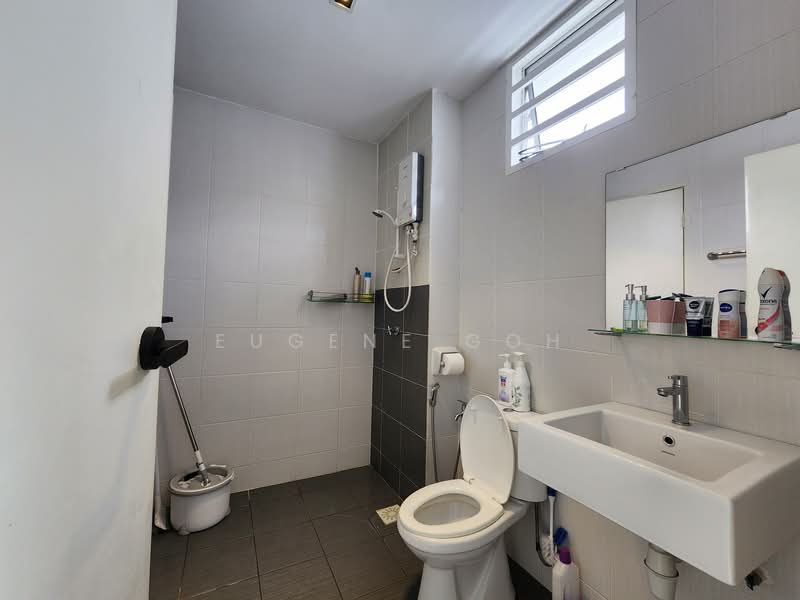 Rumah Teres untuk Dijual di Taman Semenyih Mewah (Semenyih) - Eugene Goh - Shared Bathroom for 2nd & 3rd Room - PropertyGuru.com.my