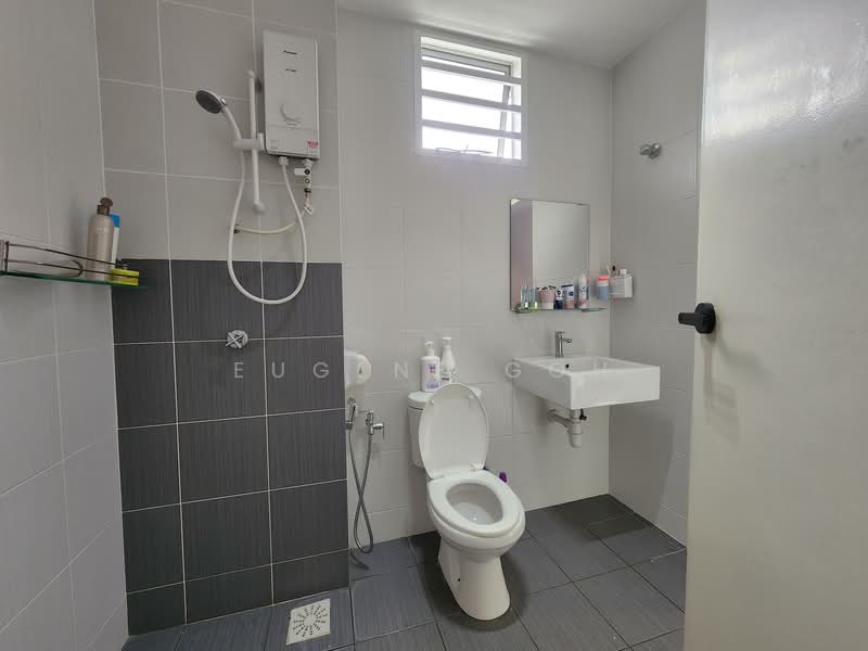 Rumah Teres untuk Dijual di Taman Semenyih Mewah (Semenyih) - Eugene Goh - Shared Bathroom for 2nd & 3rd Room - PropertyGuru.com.my