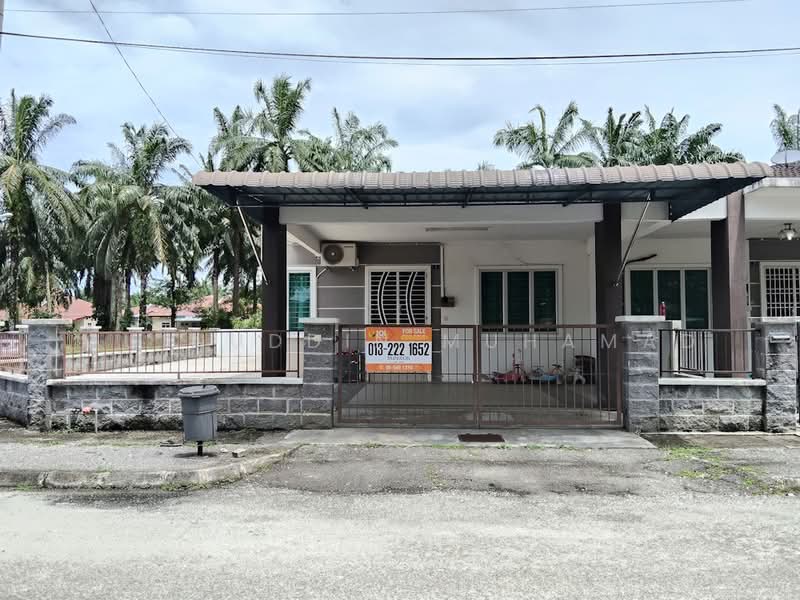 Semi-Detached House for Sale in Teluk Intan (Perak) - Muinuddin Muhamad - Exterior - PropertyGuru.com.my