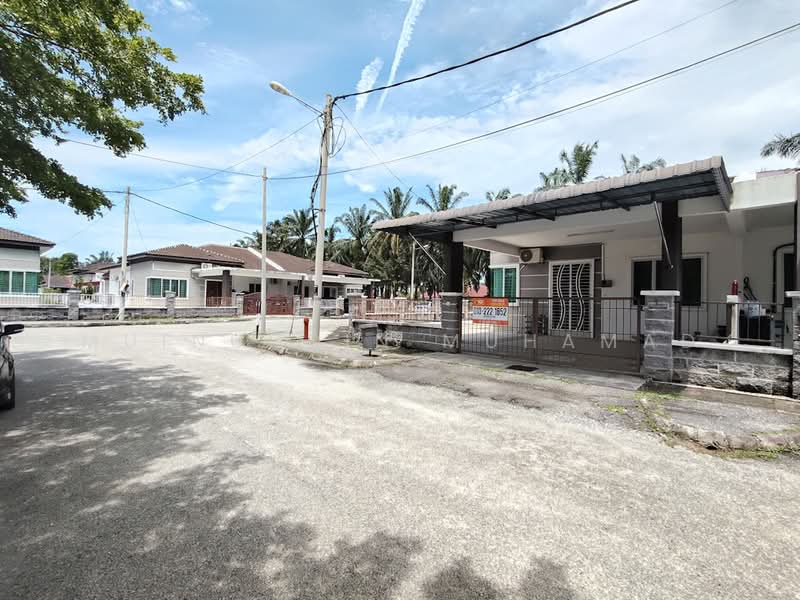 Semi-Detached House for Sale in Teluk Intan (Perak) - Muinuddin Muhamad - Exterior - PropertyGuru.com.my