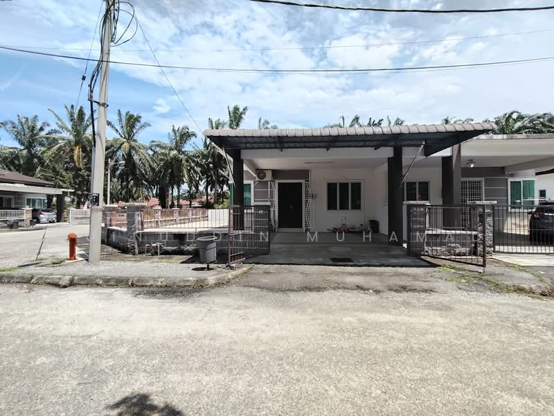 Semi-Detached House for Sale in Teluk Intan (Perak) - Muinuddin Muhamad - Exterior - PropertyGuru.com.my