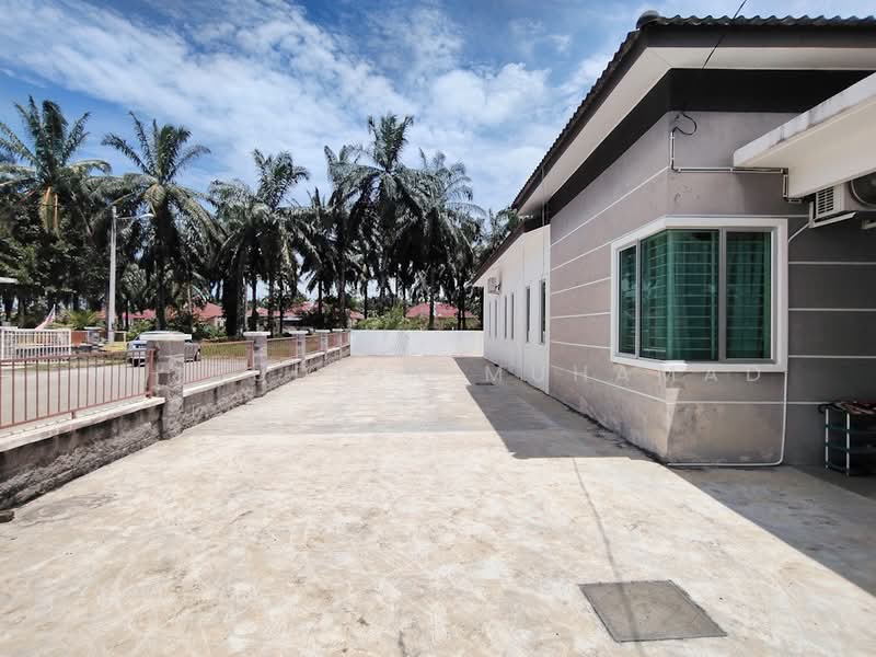 Semi-Detached House for Sale in Teluk Intan (Perak) - Muinuddin Muhamad - Exterior - PropertyGuru.com.my