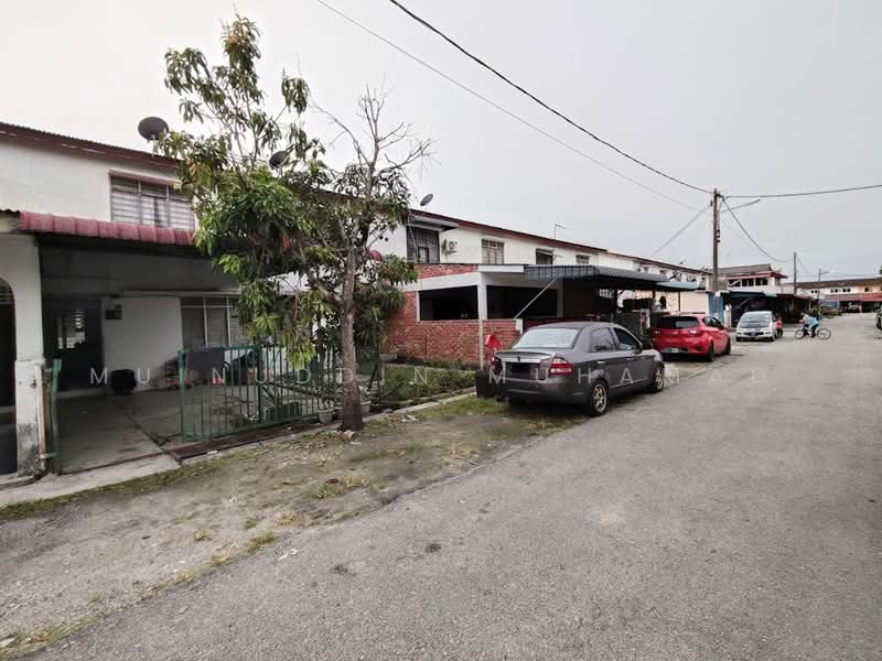 2-storey Terraced House for Sale in Hutan Melintang (Perak) - Muinuddin Muhamad - Exterior - PropertyGuru.com.my