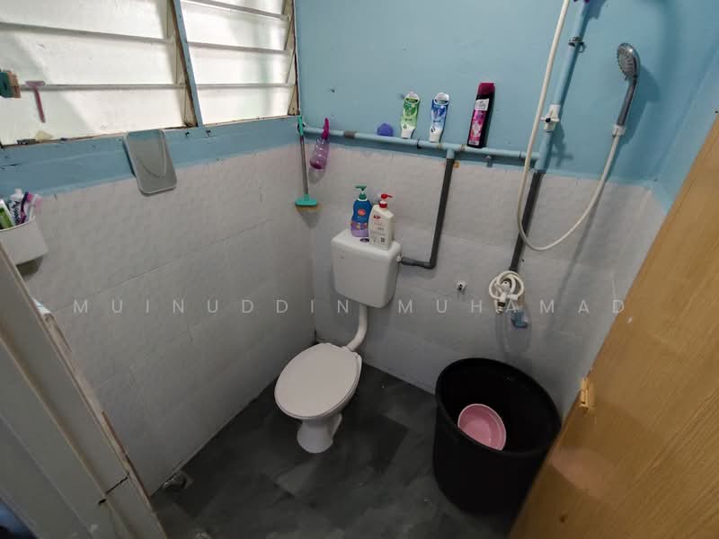 2-storey Terraced House for Sale in Hutan Melintang (Perak) - Muinuddin Muhamad - Bathroom - PropertyGuru.com.my