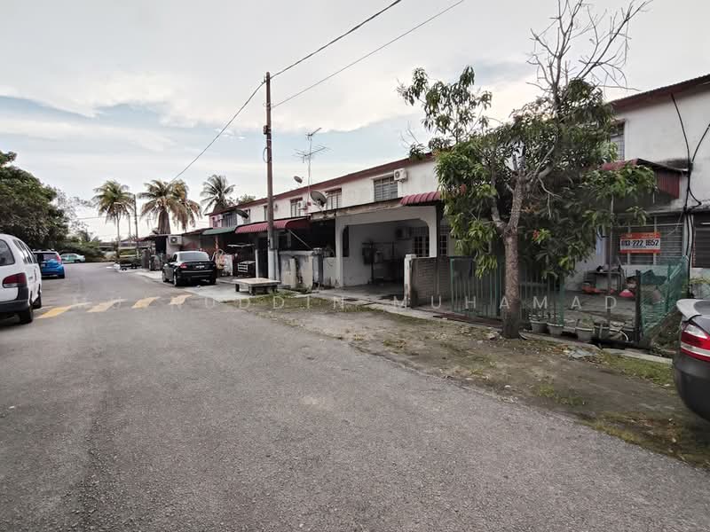 2-storey Terraced House for Sale in Hutan Melintang (Perak) - Muinuddin Muhamad - Exterior - PropertyGuru.com.my