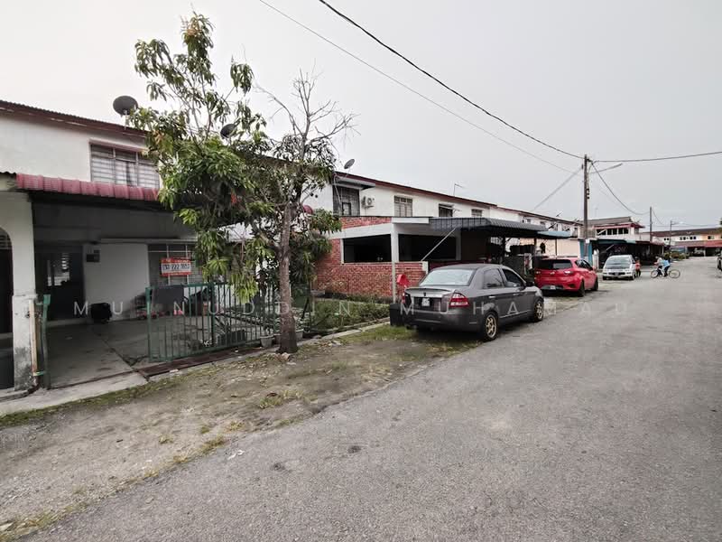 2-storey Terraced House for Sale in Hutan Melintang (Perak) - Muinuddin Muhamad - Exterior - PropertyGuru.com.my