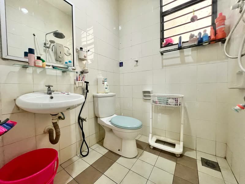 Rumah Teres 2 Tingkat untuk Dijual di Bandar Baru Bangi (Selangor) - NoraFizah Gapar - Bathroom - PropertyGuru.com.my