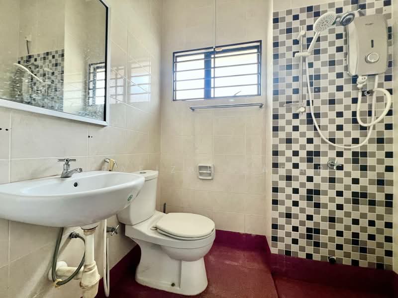 Rumah Teres 2 Tingkat untuk Dijual di Bandar Baru Bangi (Selangor) - NoraFizah Gapar - Bathroom - PropertyGuru.com.my