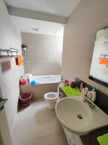 Condominium for Sale at Ara Hill Condominium - Carlos Ng - Bathroom - PropertyGuru.com.my