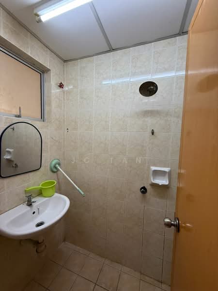 Rumah Bandar untuk Disewa di Seksyen 2 Wangsa Maju (Wangsa Maju) - JC Tan - Bathroom - PropertyGuru.com.my