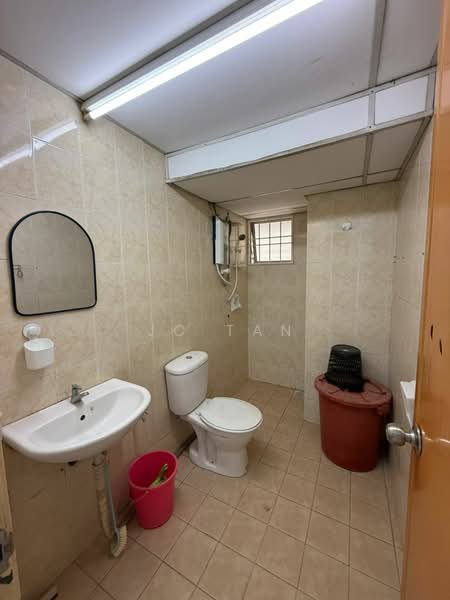 Rumah Bandar untuk Disewa di Seksyen 2 Wangsa Maju (Wangsa Maju) - JC Tan - Bathroom - PropertyGuru.com.my