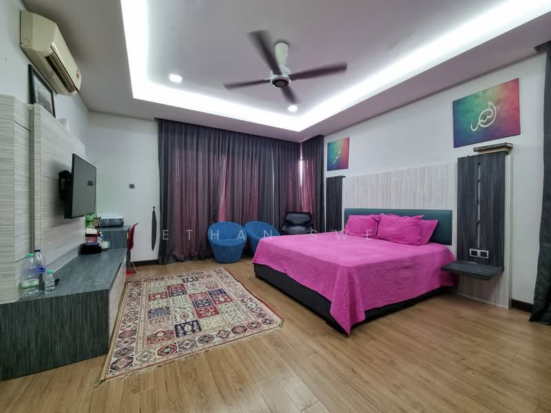 Zero-Lot Bungalow for Sale in Bukit Rahman Putra (Sungai Buloh) - Ethan Swe - Bedroom - PropertyGuru.com.my