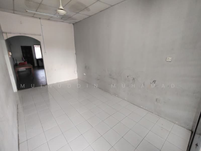 1-storey Terraced House for Sale in Teluk Intan (Perak) - Muinuddin Muhamad - Interior - PropertyGuru.com.my