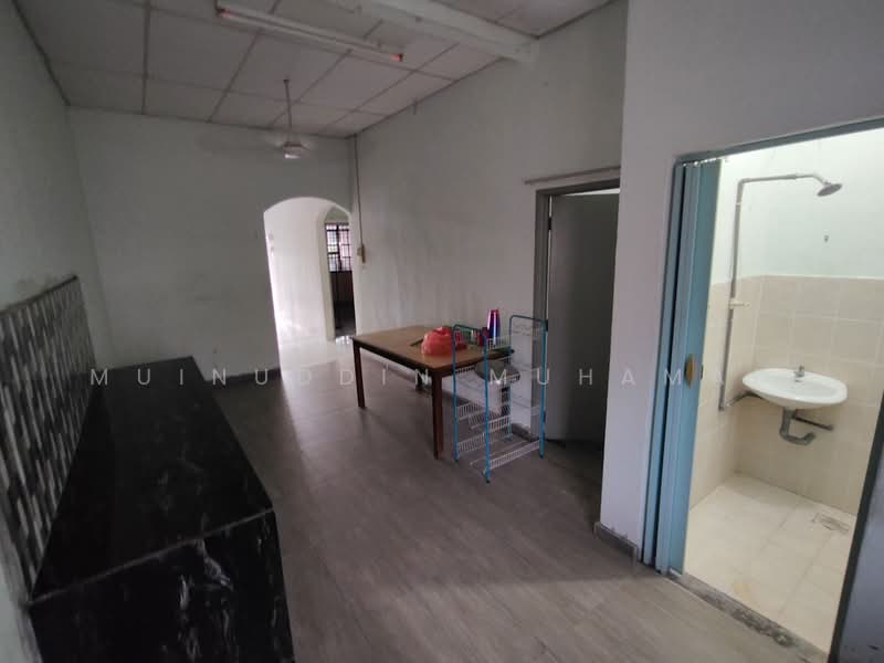 1-storey Terraced House for Sale in Teluk Intan (Perak) - Muinuddin Muhamad - Interior - PropertyGuru.com.my
