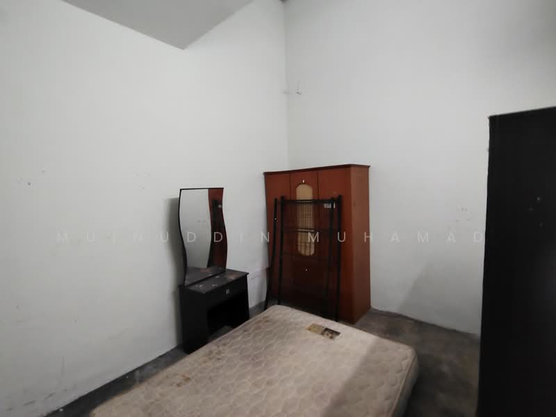 1-storey Terraced House for Sale in Teluk Intan (Perak) - Muinuddin Muhamad - Bedroom - PropertyGuru.com.my