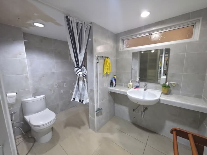 Semi-Detached House for Sale in SS 3, Taman Universiti (Petaling Jaya) - Devamuthan Tamilarasan - Bathroom - PropertyGuru.com.my