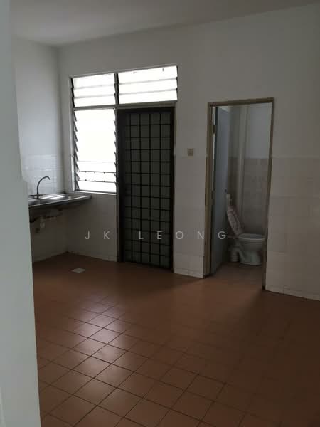 Pangsapuri untuk Dijual di Saujana Damansara - JK Leong - Kitchen - PropertyGuru.com.my