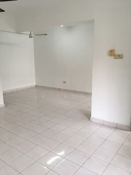 Pangsapuri untuk Dijual di Saujana Damansara - JK Leong - Living Room - PropertyGuru.com.my