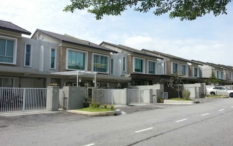 Terraced House for Sale in Bandar Putra Permai (Seri Kembangan) - Nicholas Lew - Exterior - PropertyGuru.com.my