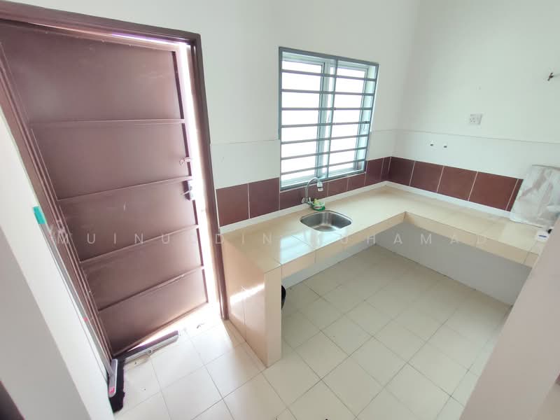 2-storey Terraced House for Rent in Seri Iskandar (Perak) - Muinuddin Muhamad - Kitchen - PropertyGuru.com.my