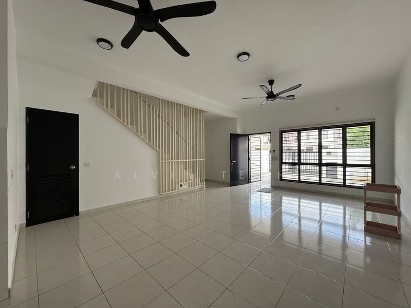 2-storey Terraced House for Sale in Setia Alam ( Anjung Sari) (Setia Alam) - Alvin Teoh - Living Room - PropertyGuru.com.my