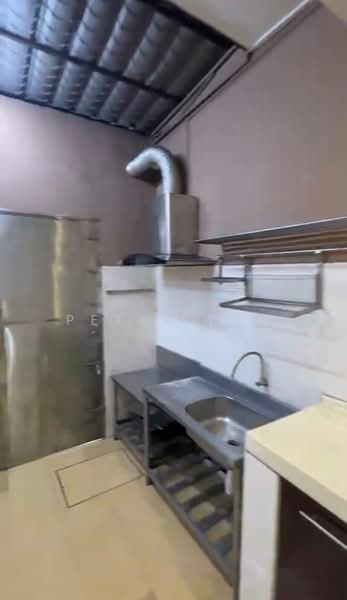 Rumah Teres 2 Tingkat untuk Dijual di Taman Pelangi Semenyih (Semenyih) - Peter Tan - Kitchen - PropertyGuru.com.my