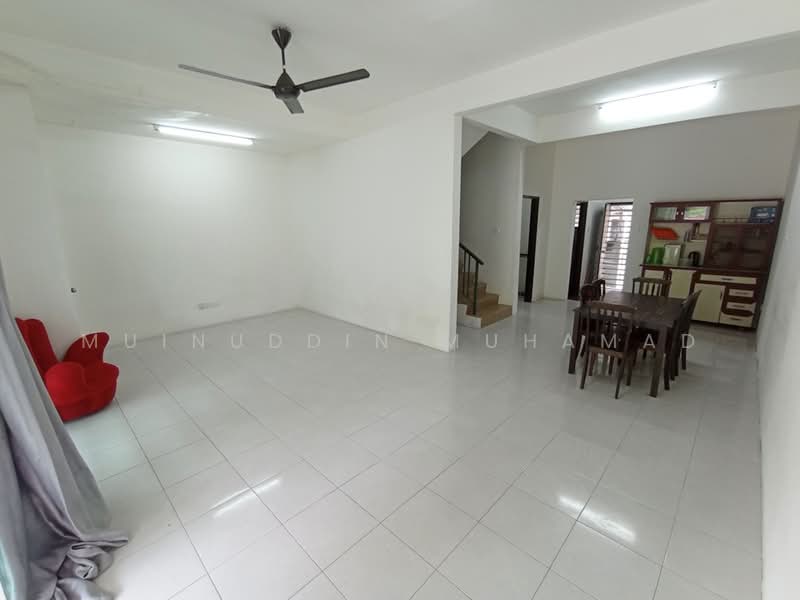 2-storey Terraced House for Rent in Seri Iskandar (Perak) - Muinuddin Muhamad - Living Room - PropertyGuru.com.my