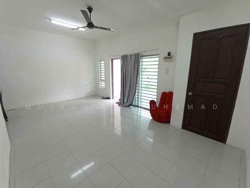 2-storey Terraced House for Rent in Seri Iskandar (Perak) - Muinuddin Muhamad - Living Room - PropertyGuru.com.my