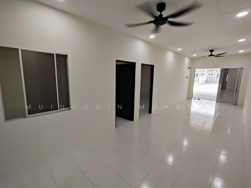 1-storey Terraced House for Rent in Teluk Intan (Perak) - Muinuddin Muhamad - Living Room - PropertyGuru.com.my