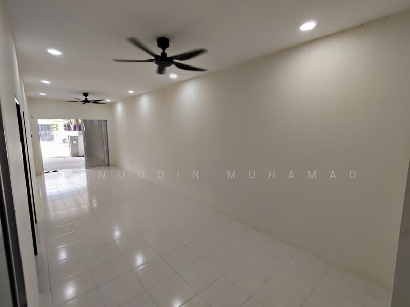 1-storey Terraced House for Rent in Teluk Intan (Perak) - Muinuddin Muhamad - Living Room - PropertyGuru.com.my