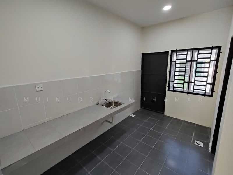 1-storey Terraced House for Rent in Teluk Intan (Perak) - Muinuddin Muhamad - Kitchen - PropertyGuru.com.my