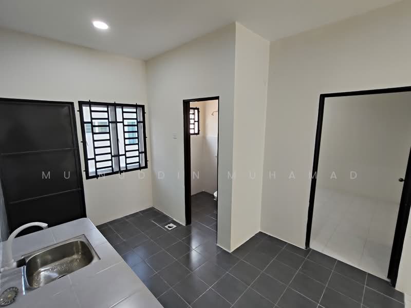 1-storey Terraced House for Rent in Teluk Intan (Perak) - Muinuddin Muhamad - Kitchen - PropertyGuru.com.my