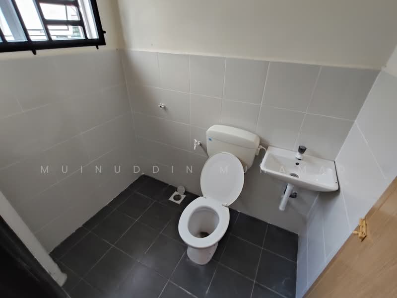 1-storey Terraced House for Rent in Teluk Intan (Perak) - Muinuddin Muhamad - Bathroom - PropertyGuru.com.my
