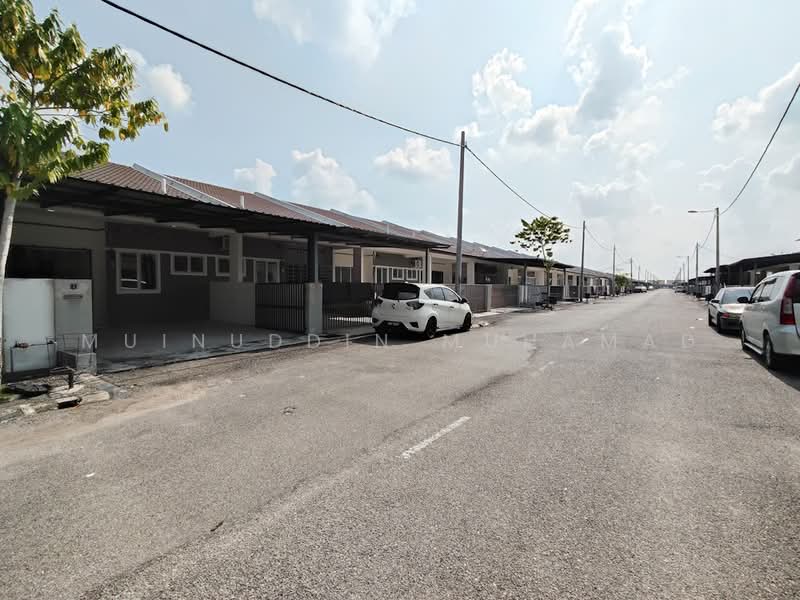 1-storey Terraced House for Rent in Teluk Intan (Perak) - Muinuddin Muhamad - Exterior - PropertyGuru.com.my