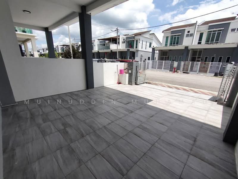 2-storey Terraced House for Rent in Teluk Intan (Perak) - Muinuddin Muhamad - Exterior - PropertyGuru.com.my