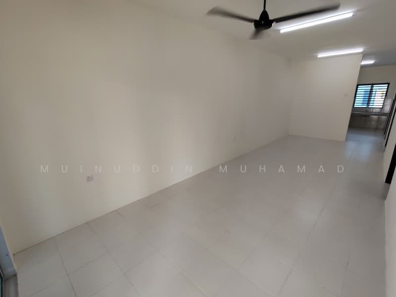 1-storey Terraced House for Rent in Teluk Intan (Perak) - Muinuddin Muhamad - Living Room - PropertyGuru.com.my