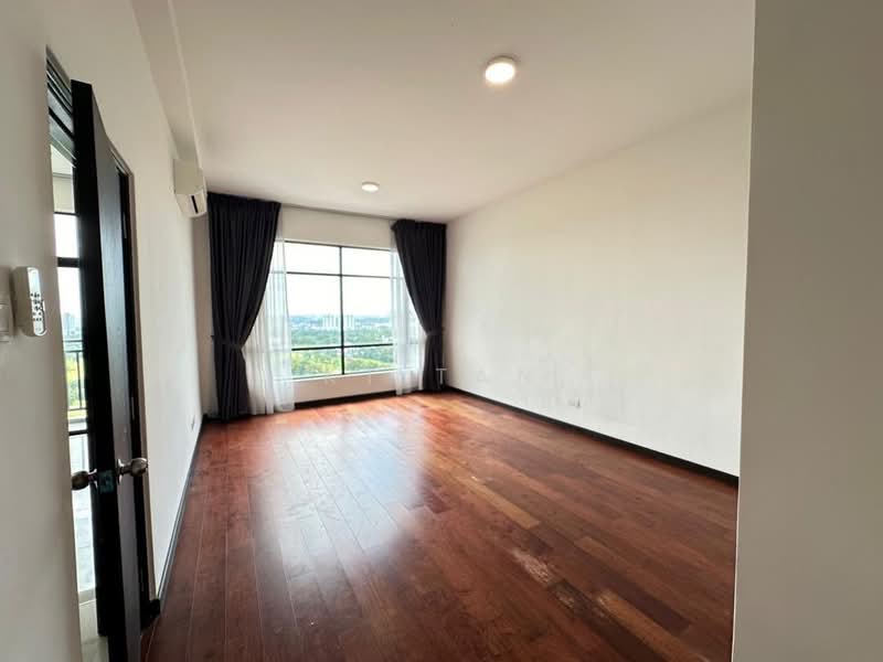 Servis Apartment untuk Dijual di Molek Regency - KT Tan - Living Room - PropertyGuru.com.my