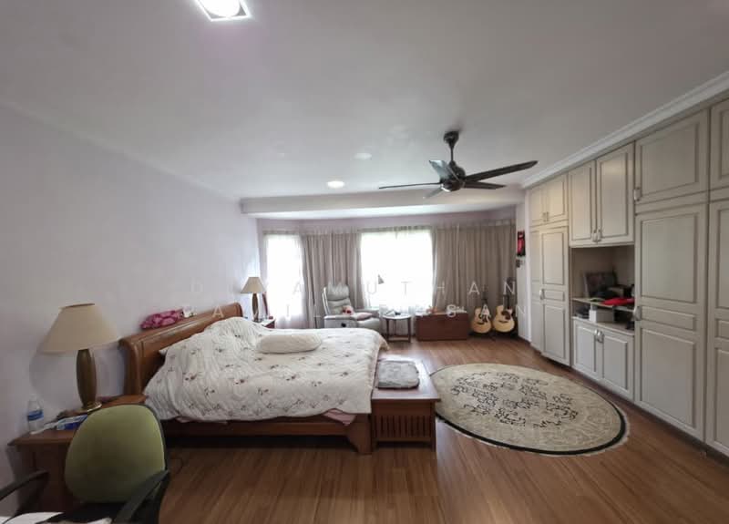 Rumah Banglo untuk Dijual di Seksyen 11 (Petaling Jaya) - Devamuthan Tamilarasan - Master Bedroom - PropertyGuru.com.my