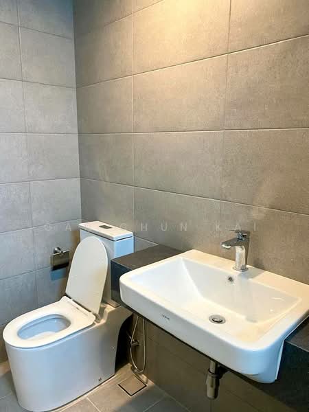 Kondominium untuk Disewa di Waterside Residence - Gan Chun Kai - Bathroom - PropertyGuru.com.my