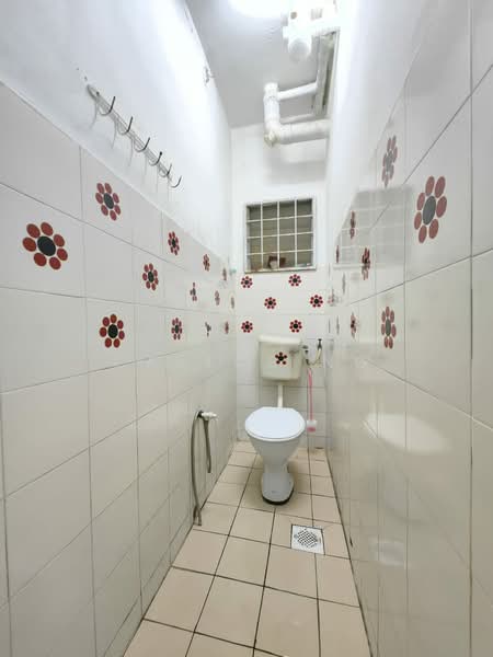 Apartment for Sale at Pangsapuri Seri Pulai - Carlos Ng - Bathroom - PropertyGuru.com.my