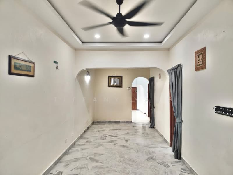 1-storey Terraced House for Sale in Taman Mawar (Rawang) - Tiffany Yang - Living Room - PropertyGuru.com.my