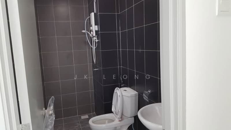 Service Residence for Sale at The Zizz @ Damansara North - JK Leong - Bathroom - PropertyGuru.com.my