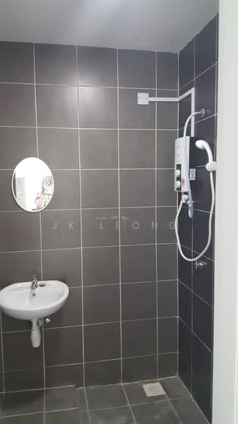 Service Residence for Sale at The Zizz @ Damansara North - JK Leong - Bathroom - PropertyGuru.com.my