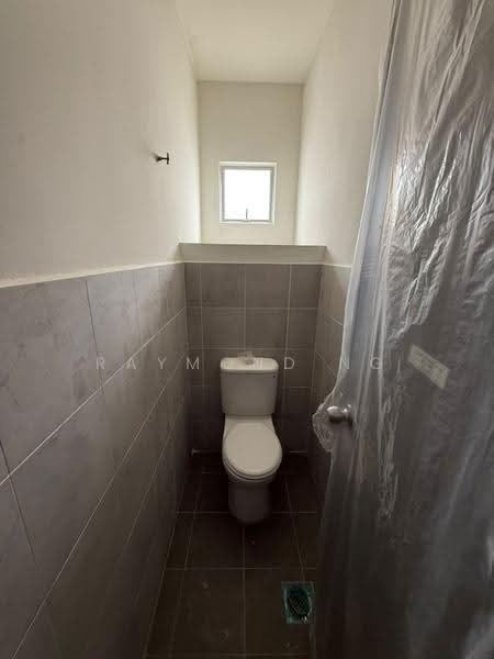 Shop for Rent in Seremban 2 (Negeri Sembilan) - Raymond Ng - Bathroom - PropertyGuru.com.my
