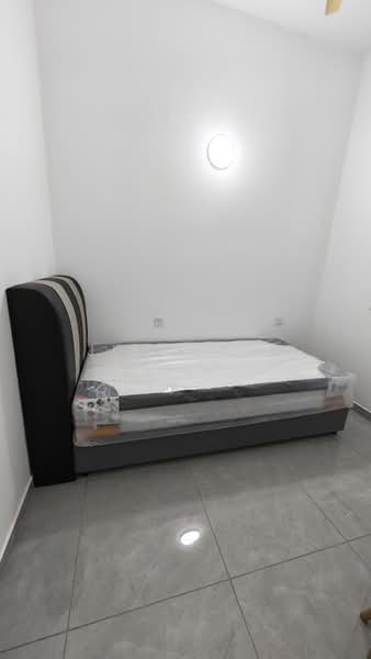 Servis Apartment untuk Disewa di Savana @ Utropolis - Jie Ying - Bedroom - PropertyGuru.com.my