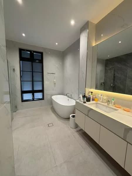Semi-Detached House for Sale in Eco Botanic (Iskandar Puteri (Nusajaya)) - Lauren Chai - Bathroom - PropertyGuru.com.my