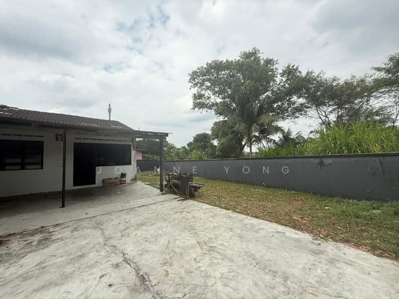 1-storey Terraced House for Sale in Taman Universiti (Skudai) - JOANNE YONG - Exterior - PropertyGuru.com.my